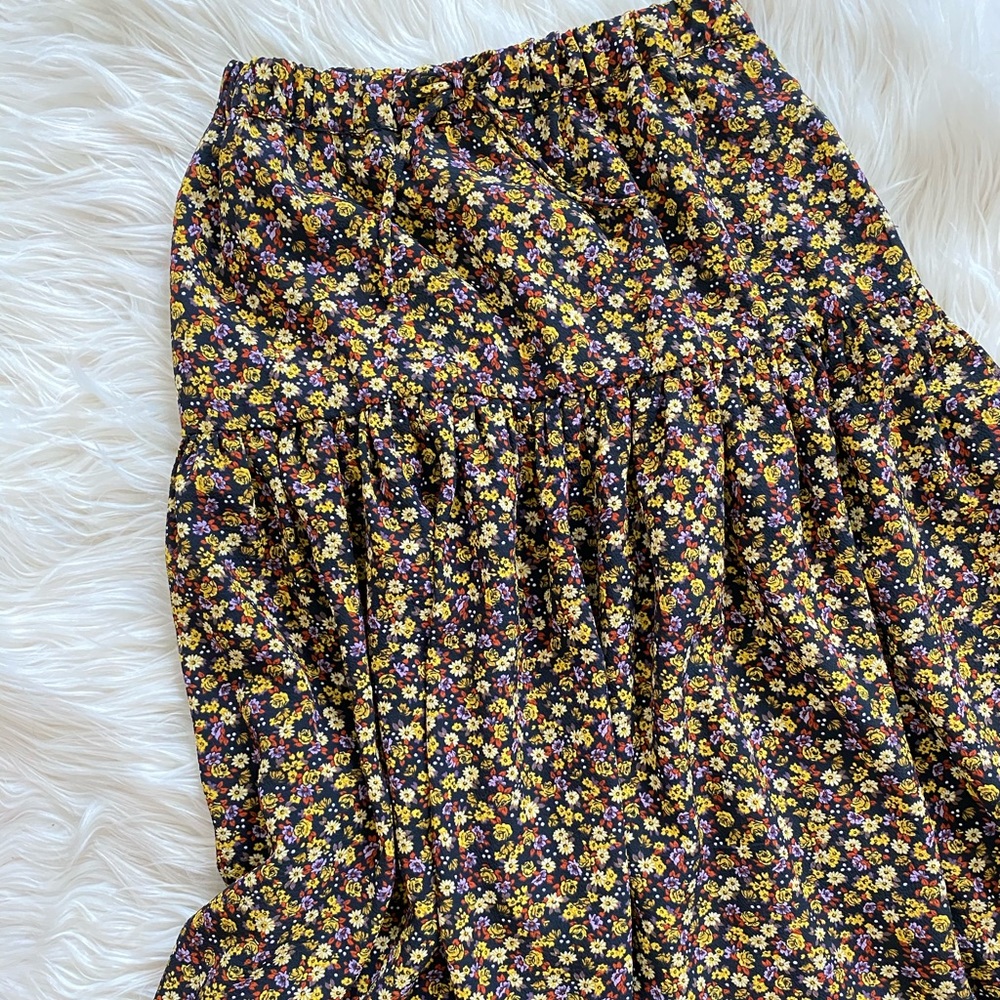 Zara Midi Floral Skirt size 10